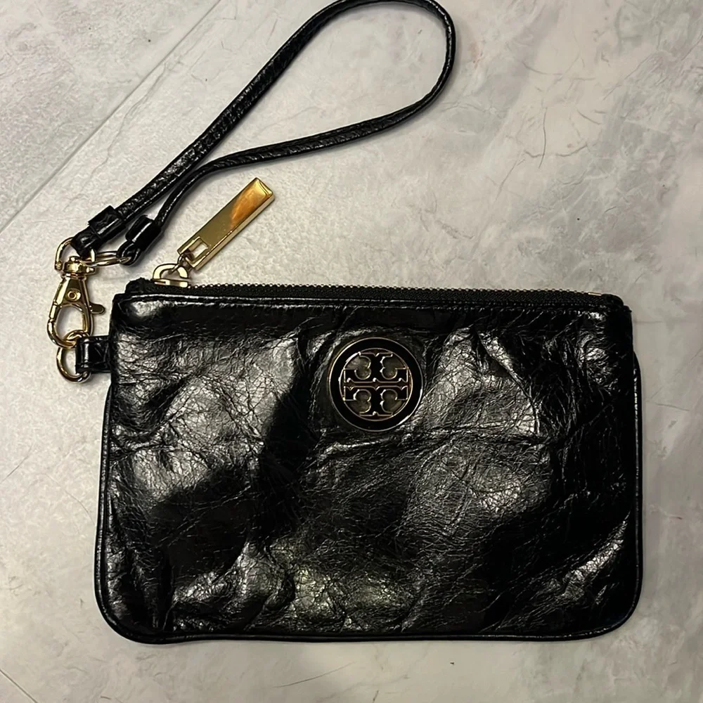 Tory Burch Wristlet wallet Black genuine crinkled leather Gold tone accents EUC